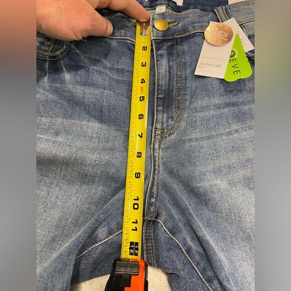 Lane Bryant Signature Fit Mid-Rise Bermuda Denim Shorts Size 16 (34x12) NWT - Picture 11 of 13